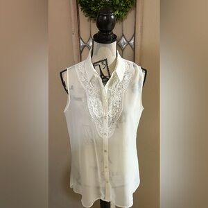 Lovely Chico’s size 1 (medium) sleeveless blouse, EUC